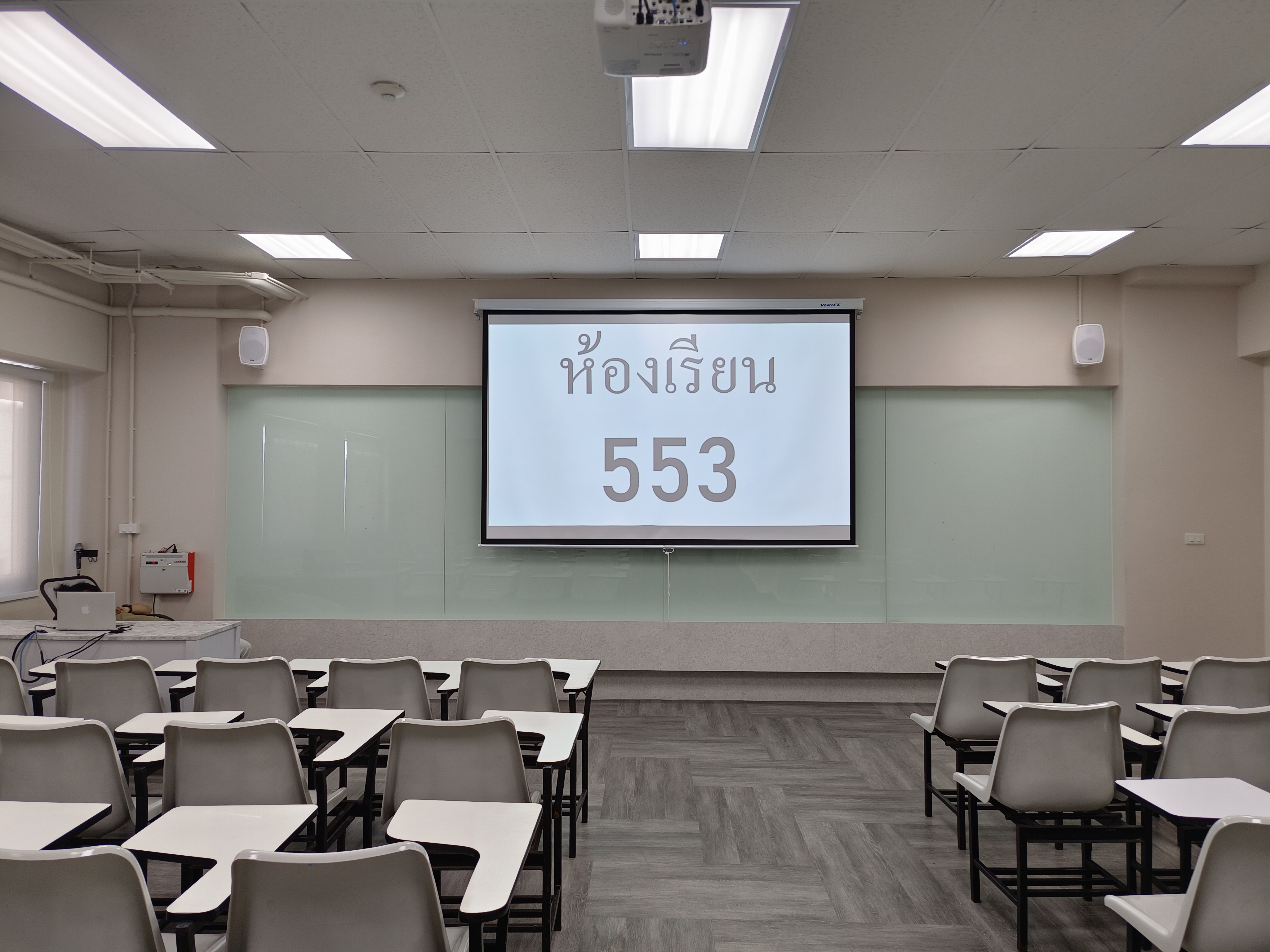 553